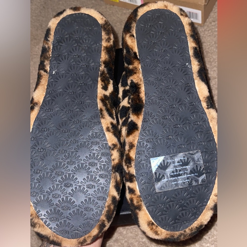 Uggs - Picture 2 of 2